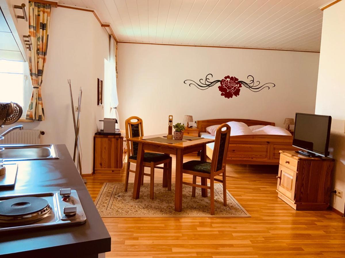 Motel Brunner Apartments & Zimmer Bad Eisenkappel Bagian luar foto